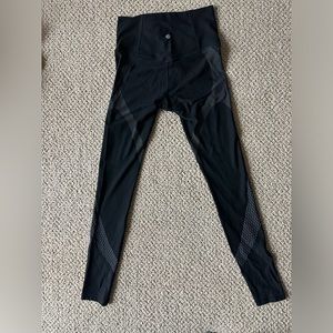Lululemon leggings size 6